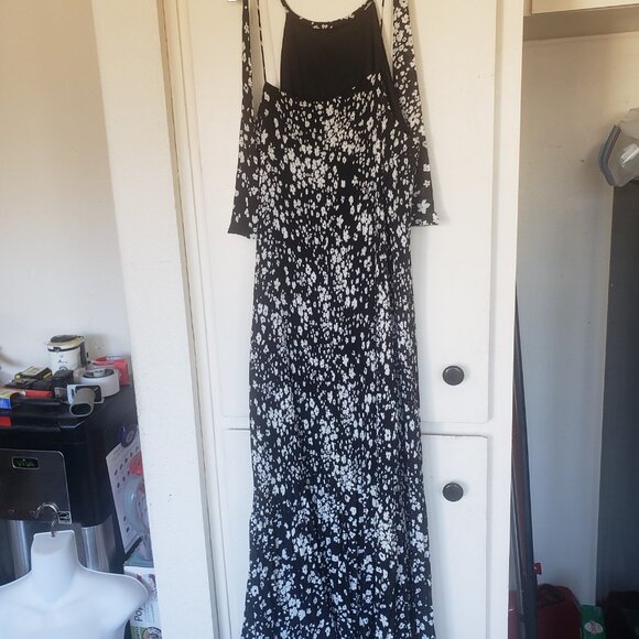 Emma & Michele Long Flowered Dress Blk & White Size XL - Picture 2 of 4